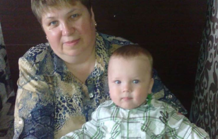 Коли ми з чоловіком пішли до сватів додому повідати нашого онука, то поведінка невістки обурила мене. Але особливо підло повівся мій син