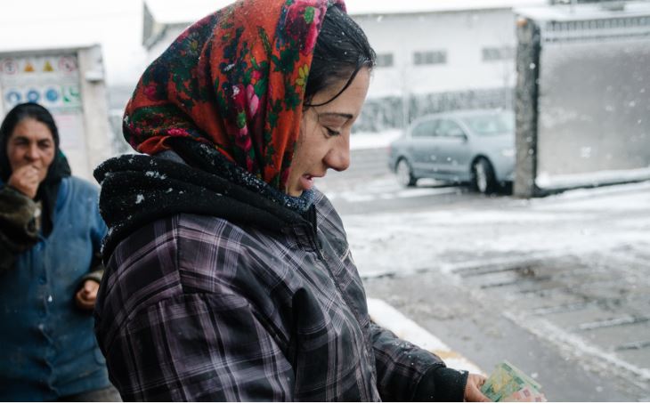 Тома не мала проблем у житті, але через цікавість вона попросила циганку погадати їй. Слова циганки не сподобалися дівчині, а дарма.