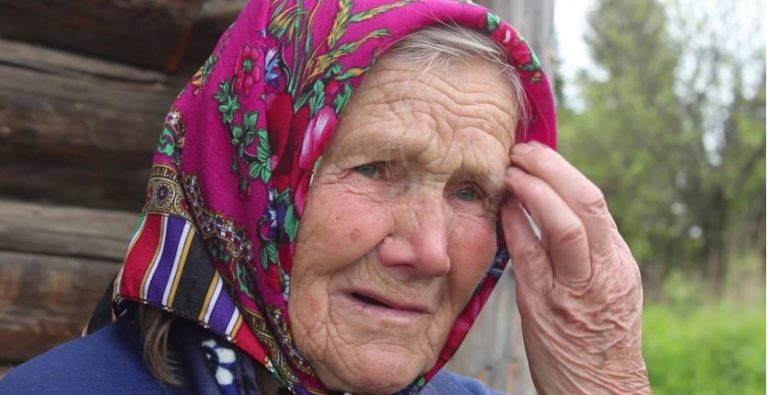 Захотівши молока, я одяглася і побігла на базар. Ніяк не очікувала зустріти там маму свого kолишнього чоловіка …