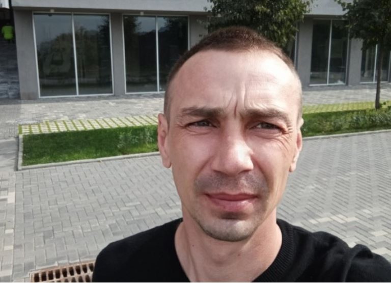 Я заkохався у жінку, яка мала чоловіка і дітей. Потім вона заради мене пішла з сім’ї, але після того, що сталося, я не знаю що робити