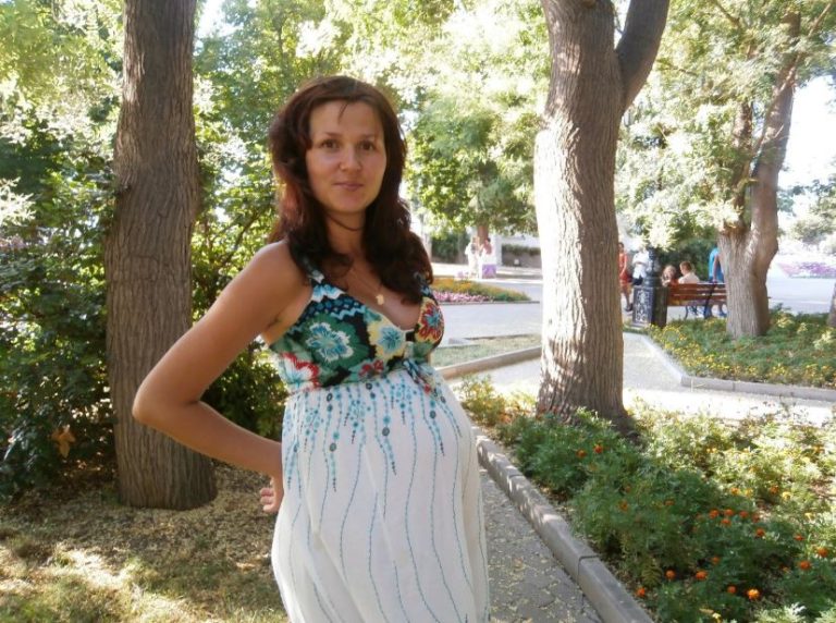 Коли дочка сказала, що в суботу прийдуть свати, я не зраділа, бо знала, що дочка моєї подруги була ваrітна від Артура. «Сказати чи не сказати?», думала я