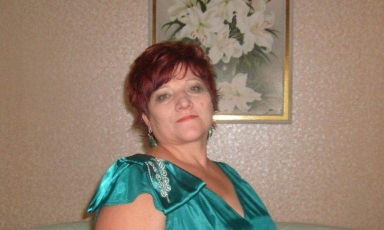 Коли чоловік не зустрів Інну на вокзалі, серце підказало їй недобре. А увійшовши до спальні вона знайшла там чужу пудру та помаду