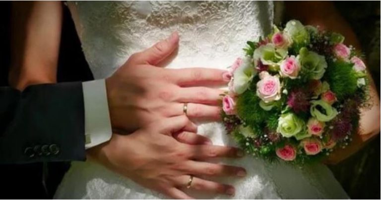 Дві сестри закохалися в одного хлопця, котрий вибрав старшу. А молодша, навівши на них прокляття, уявити не могла, що воно обернеться проти неї самої…