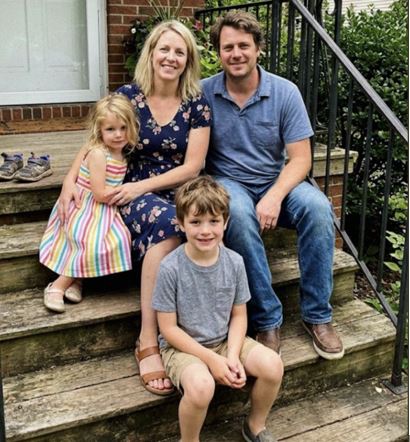 Поздно ночью моя умная весы сообщили мне, что 52-килограммовый «гость» взвесился, пока я была на девичнике у своей лучшей подруги – я помчалась домой, чтобы поговорить с мужем, и осталась без слов