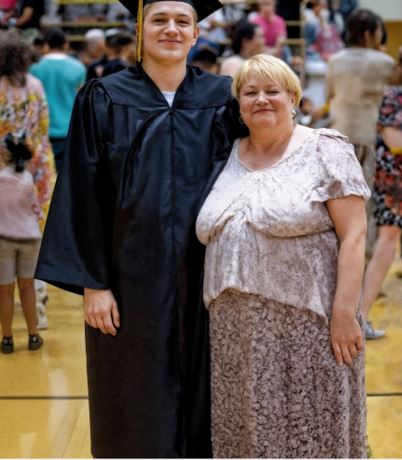 Мои одноклассники издевались надо мной, потому что мой отец мусорщик — в день выпуска я сказал им кое-что, что они никогда не забудут.