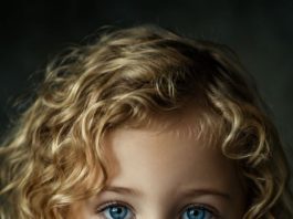 Весть о смерти их сына пришла поздно—как, впрочем, и те редкие известия, которые он изредка присылал родителям. К тому времени, как Фёдор Викторович и Клавдия Наумовна приехали, мужчина уже был похоронен рядом с женой Кариной, с которой погиб в автокатастрофе.